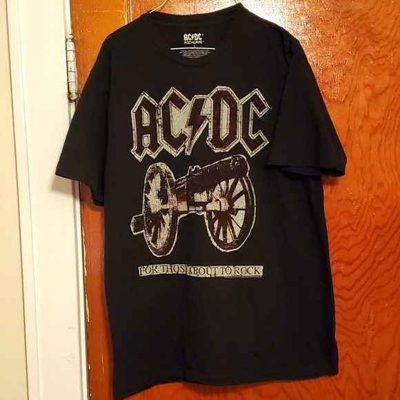 ACDC Tshirt, Size Large - Picture 1 of 6